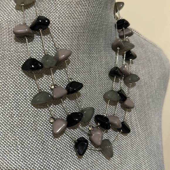 3 strand rock/Olsen necklace - Picture 5 of 5